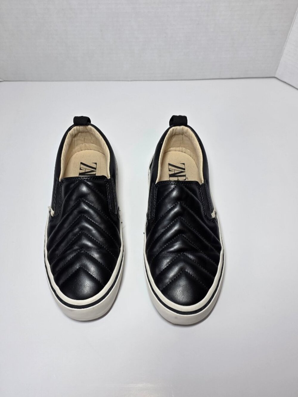 Zara Shoes Women's Size 35 EU Quilted Comfort Sneakers Black Faux Leather
